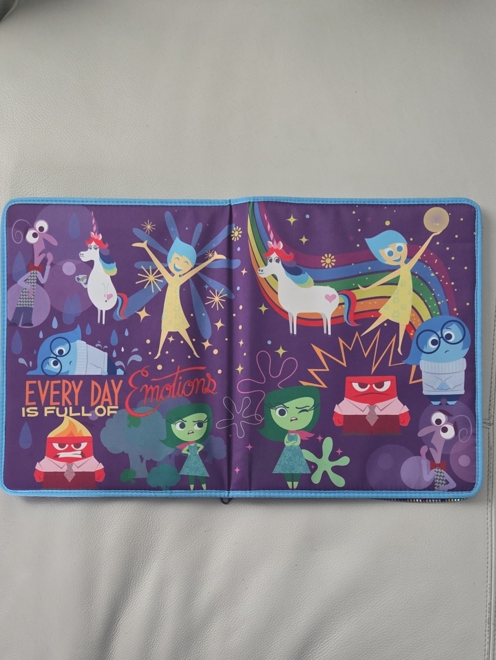Like NEW Rare Disney/Pixar "Inside Out" Folio Organizer/Binder Rainbow Zip